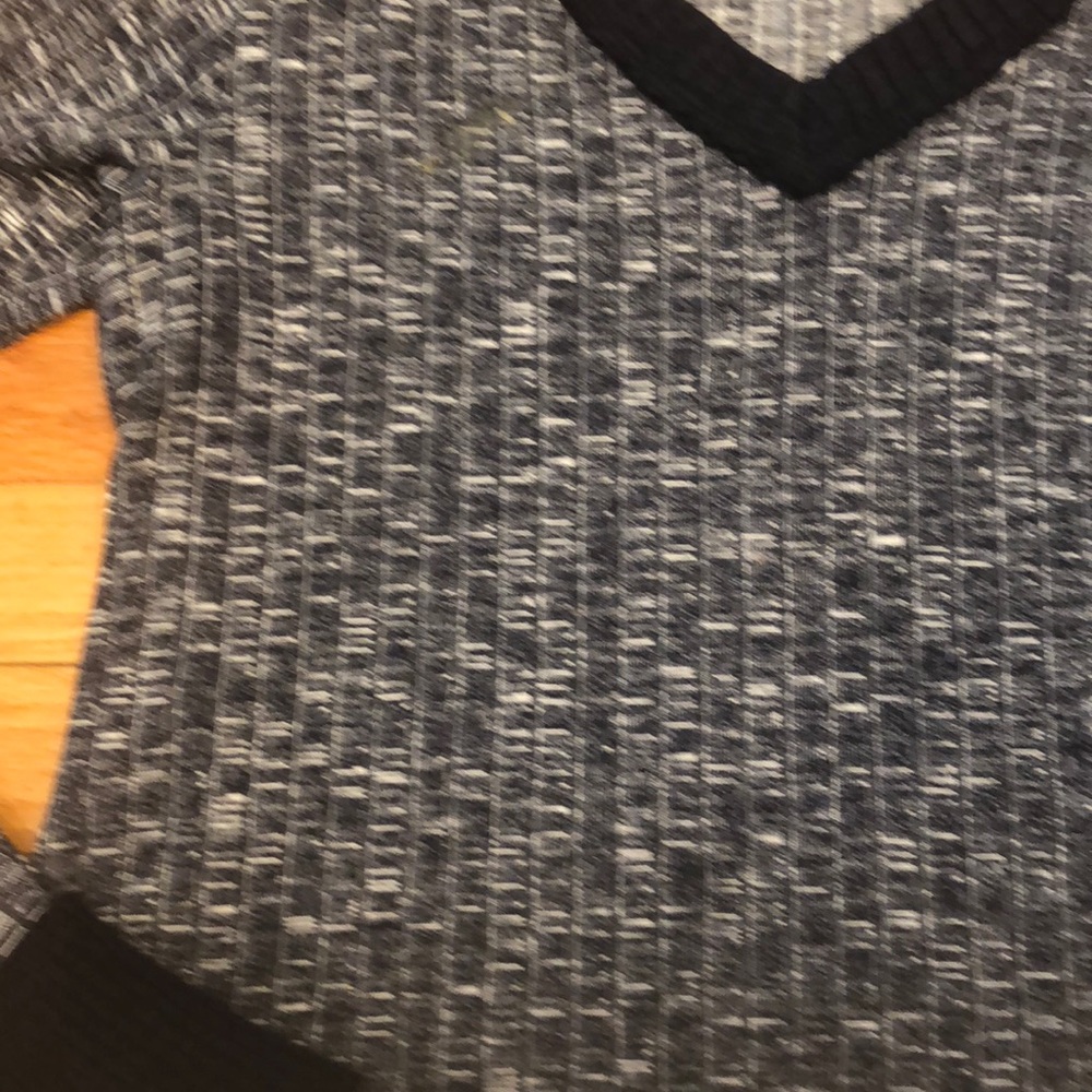 NWT BOUTIQUE DESIGNER JUDE SWEATER W/Net hem - Picture 5 of 8